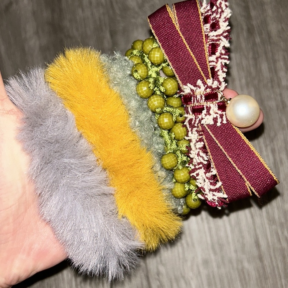 Bundle of 5 hair accessories